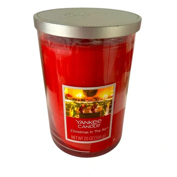 NWT Yankee Candle Red Christmas in the Air Candle - Picture 1 of 4